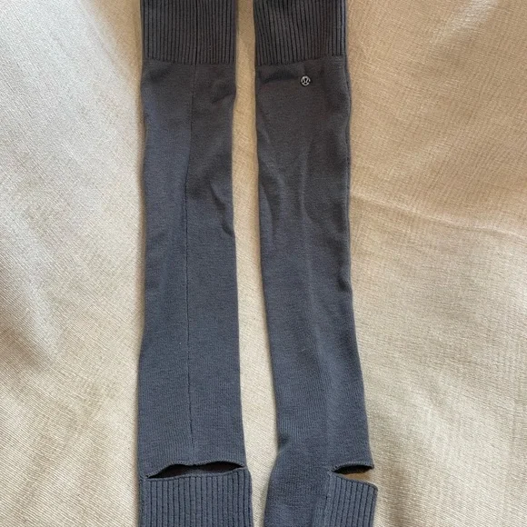 NEW Lululemon convertible Leg Warmers - Picture 6 of 14